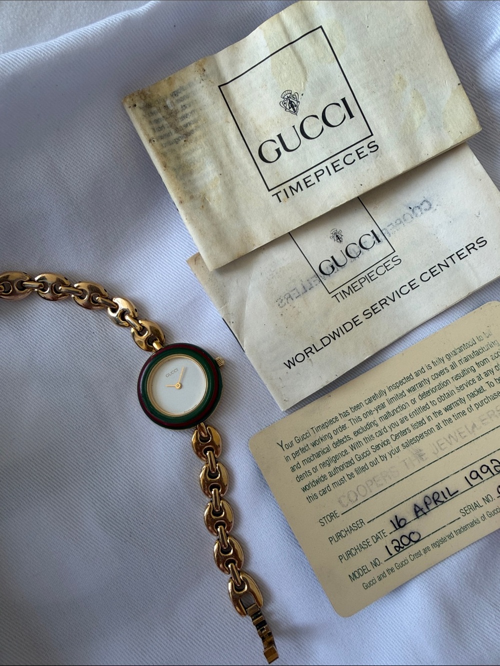 🔥🔥Vintage Gucci Women's 11/12 Gold-Tone Watch INCLUDES 11 Interchangeable Bezels - Picture 8 of 11